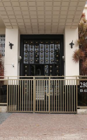 Apartamento à venda com 112m², 3 quartos e 1 vagaFachada e portaria
