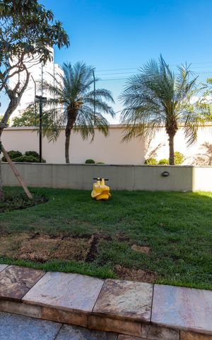 Apartamento à venda com 204m², 4 quartos e 4 vagasÁrea comum - Playground