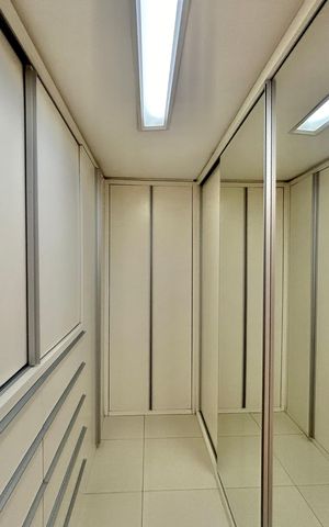 Apartamento para alugar com 140m², 4 quartos e 2 vagas Apartamento para alugar com 140m², 4 quartos e 2 vagasCloset