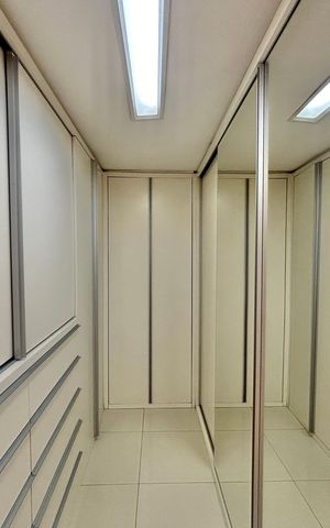 Apartamento para alugar com 140m², 4 quartos e 2 vagas Apartamento para alugar com 140m², 4 quartos e 2 vagasCloset