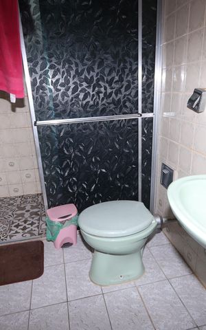 Casa à venda com 172m², 4 quartos e 1 vagaBanheiro - Casa 1