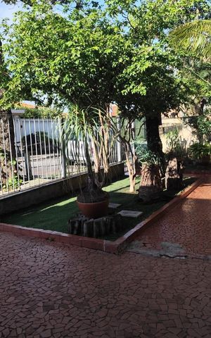 Casa à venda com 250m², 3 quartos e 4 vagas