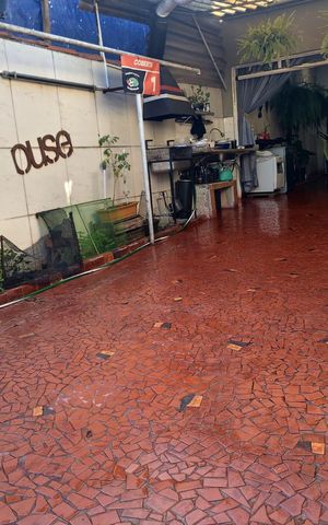 Casa à venda com 250m², 3 quartos e 4 vagas