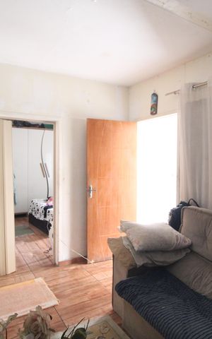 Casa à venda com 120m², 2 quartos e 2 vagasSala