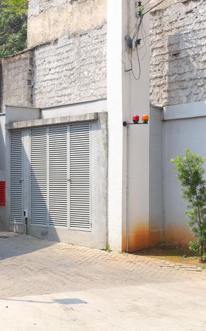 Apartamento à venda com 40m², 2 quartos e sem vaga Placa instalada no muro da fachada- Código da placa IYJT-53