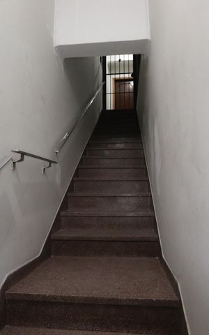 Apartamento para alugar com 75m², 1 quarto e 1 vagaEscada de acesso