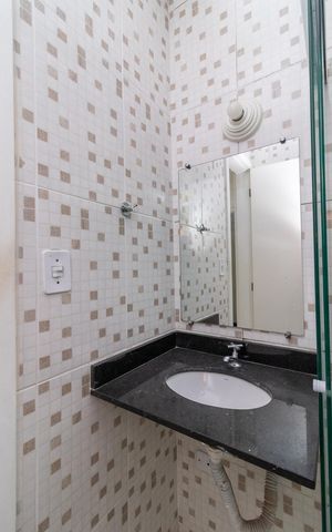 Casa de condomínio para alugar com 86m², 3 quartos e 2 vagasBanheiro da Suíte
