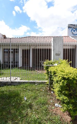 Casa para alugar com 250m², 2 quartos e 4 vagasFachada