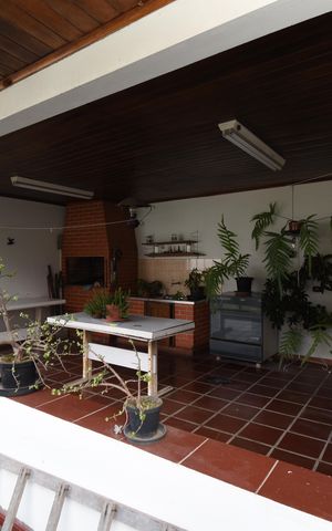 Casa para alugar com 250m², 2 quartos e 4 vagasÁrea externa com Churrasqueira