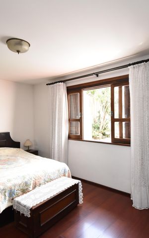 Casa para alugar com 250m², 2 quartos e 4 vagasSuíte