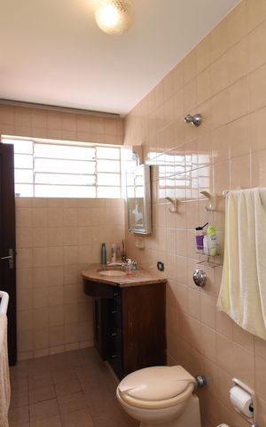 Casa para alugar com 250m², 2 quartos e 4 vagasBanheiro da Suíte