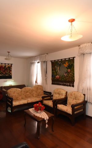 Casa para alugar com 250m², 2 quartos e 4 vagasSala de TV