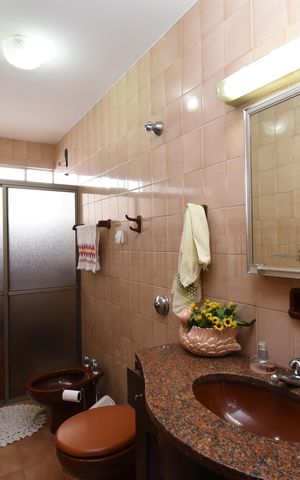 Casa para alugar com 250m², 2 quartos e 4 vagasBanheiro