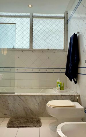 Apartamento à venda com 500m², 4 quartos e 3 vagas Apartamento à venda com 500m², 4 quartos e 3 vagasBanheiro 2
