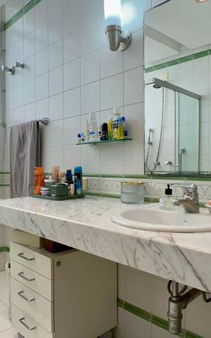 Apartamento à venda com 500m², 4 quartos e 3 vagas Apartamento à venda com 500m², 4 quartos e 3 vagasBanheiro 1