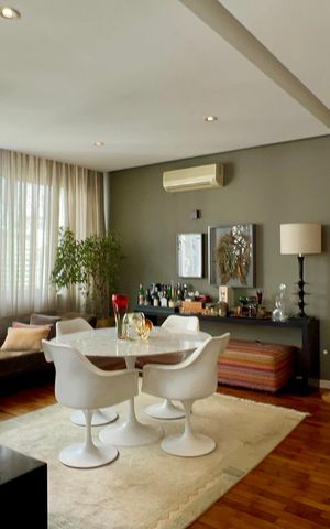 Apartamento à venda com 500m², 4 quartos e 3 vagas Apartamento à venda com 500m², 4 quartos e 3 vagasSala