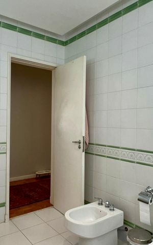 Apartamento à venda com 500m², 4 quartos e 3 vagas Apartamento à venda com 500m², 4 quartos e 3 vagasBanheiro 1