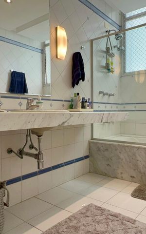 Apartamento à venda com 500m², 4 quartos e 3 vagas Apartamento à venda com 500m², 4 quartos e 3 vagasBanheiro 2