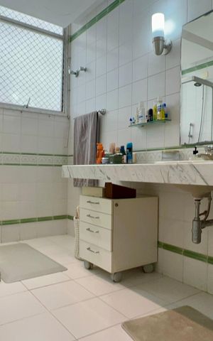 Apartamento à venda com 500m², 4 quartos e 3 vagas Apartamento à venda com 500m², 4 quartos e 3 vagasBanheiro 1