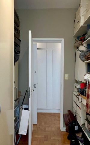 Apartamento à venda com 500m², 4 quartos e 3 vagas Apartamento à venda com 500m², 4 quartos e 3 vagasCloset da suíte