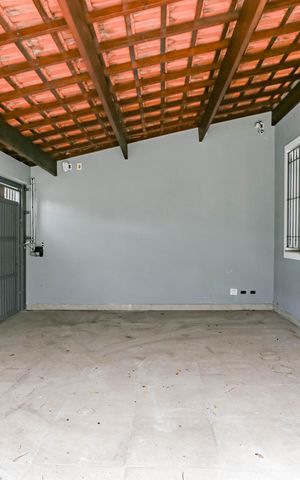 Casa à venda com 190m², 3 quartos e 5 vagas Casa à venda com 190m², 3 quartos e 5 vagasGaragem