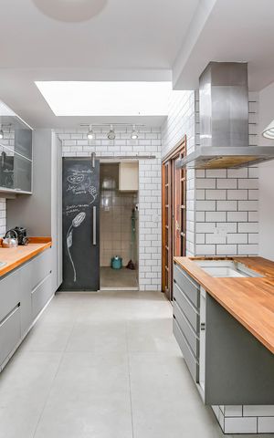Casa à venda com 190m², 3 quartos e 5 vagas Casa à venda com 190m², 3 quartos e 5 vagasCozinha