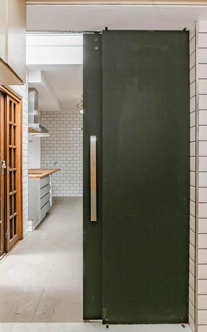 Casa à venda com 190m², 3 quartos e 5 vagas Casa à venda com 190m², 3 quartos e 5 vagasÁrea de Serviço