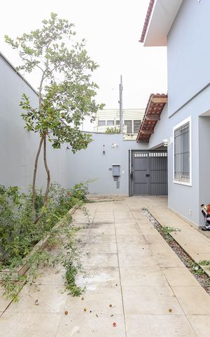 Casa à venda com 190m², 3 quartos e 5 vagas Casa à venda com 190m², 3 quartos e 5 vagasQuintal