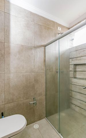 Casa à venda com 190m², 3 quartos e 5 vagas Casa à venda com 190m², 3 quartos e 5 vagasBanheiro 1