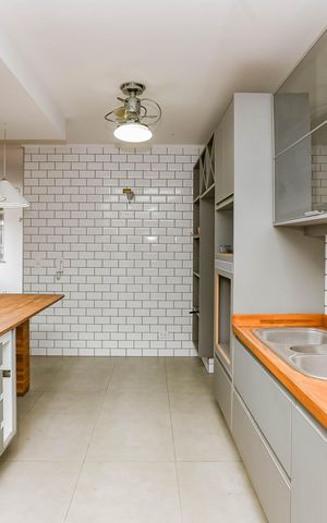 Casa à venda com 190m², 3 quartos e 5 vagas Casa à venda com 190m², 3 quartos e 5 vagasCozinha