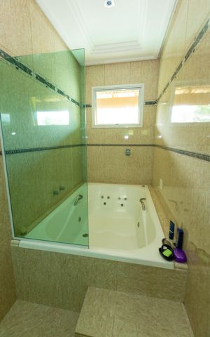 Casa à venda com 360m², 4 quartos e 5 vagas