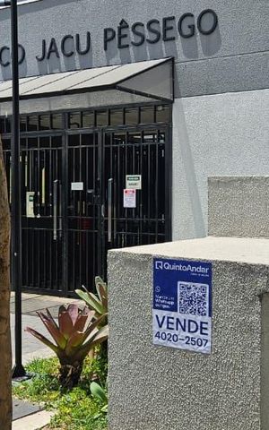 Apartamento à venda com 34m², 2 quartos e sem vagaPlaca instalada na fachada do condomínio - Código da placa IYJT-51