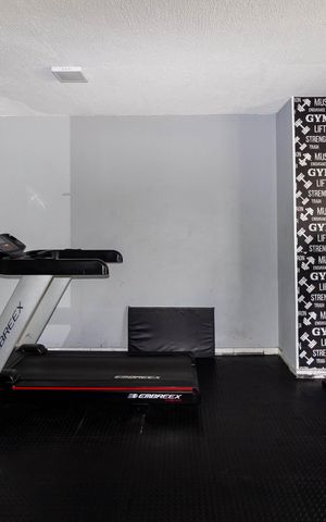 Apartamento para alugar com 48m², 2 quartos e 1 vaga Apartamento para alugar com 48m², 2 quartos e 1 vagaÁrea comum - Academia