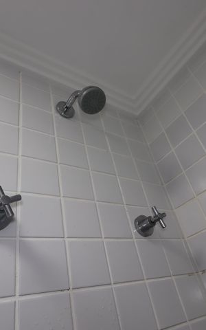 Apartamento à venda com 74m², 2 quartos e 2 vagasBanheiro da Suíte - Chuveiro