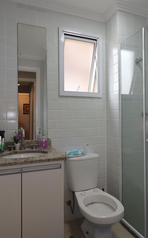 Apartamento à venda com 74m², 2 quartos e 2 vagasBanheiro da Suíte