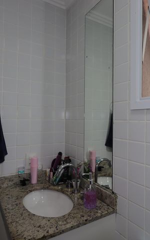Apartamento à venda com 74m², 2 quartos e 2 vagasBanheiro da Suíte