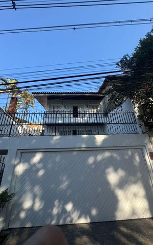 Casa à venda com 148m², 3 quartos e 3 vagas