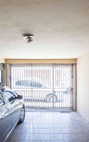 Casa à venda com 180m², 2 quartos e 2 vagasGaragem