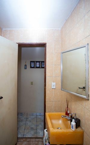 Casa à venda com 180m², 2 quartos e 2 vagasBanheiro da Suíte Casa 2