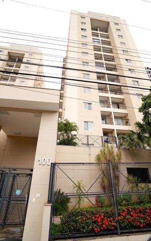 Apartamento para alugar com 65m², 2 quartos e 1 vagaFachada