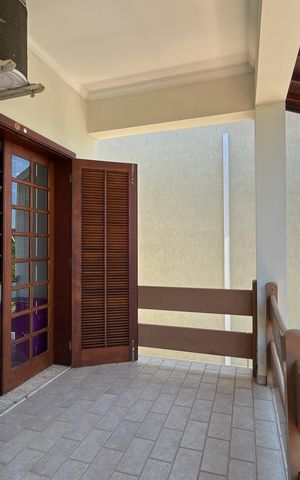 Casa à venda com 420m², 4 quartos e 5 vagasVaranda Suíte 1