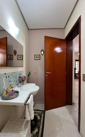 Casa à venda com 420m², 4 quartos e 5 vagasLavabo