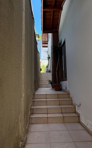 Casa à venda com 420m², 4 quartos e 5 vagasCorredor