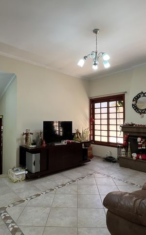 Casa à venda com 420m², 4 quartos e 5 vagasSala