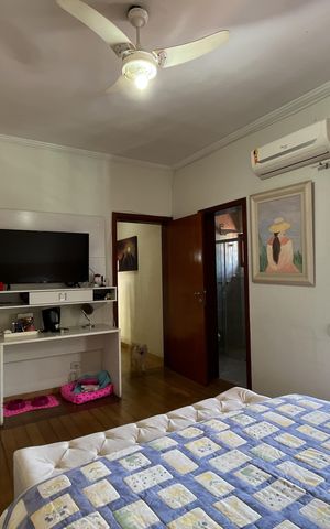 Casa à venda com 420m², 4 quartos e 5 vagasSuíte 2