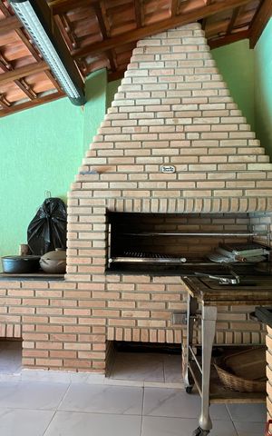 Casa à venda com 420m², 4 quartos e 5 vagasQuintal