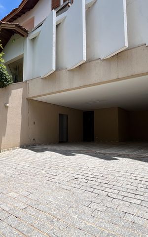 Casa à venda com 420m², 4 quartos e 5 vagasGaragem