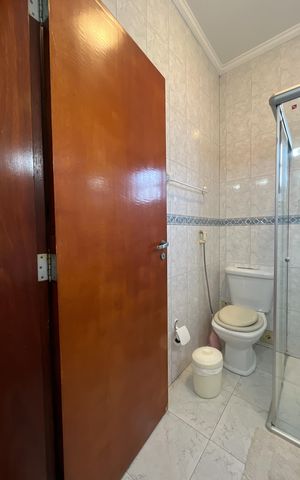 Casa à venda com 420m², 4 quartos e 5 vagasBanheiro Suíte 4