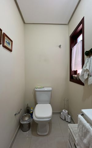 Casa à venda com 420m², 4 quartos e 5 vagasLavabo