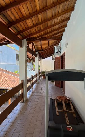 Casa à venda com 420m², 4 quartos e 5 vagasVaranda